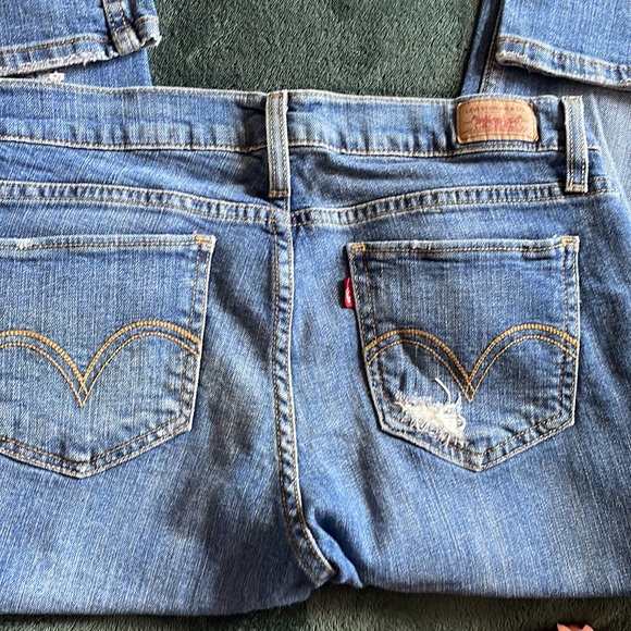 Women Levi’s Denim - Picture 6 of 8